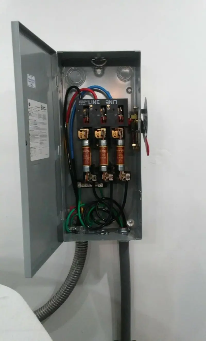 Three-phase disconnect switch installed for Smoke Detector Installation in Haughton